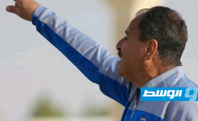 المدرب الليبي جمال بنور مع الكوكب السعودي. (فيسبوك)