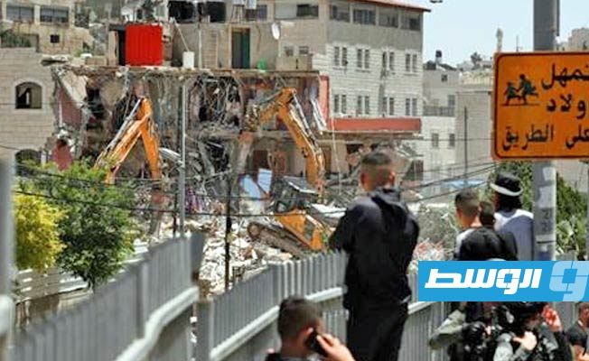 سلطات الاحتلال الإسرائيلي تهدم مبنى سكنيا لعائلة فلسطينية بالقدس الشرقية