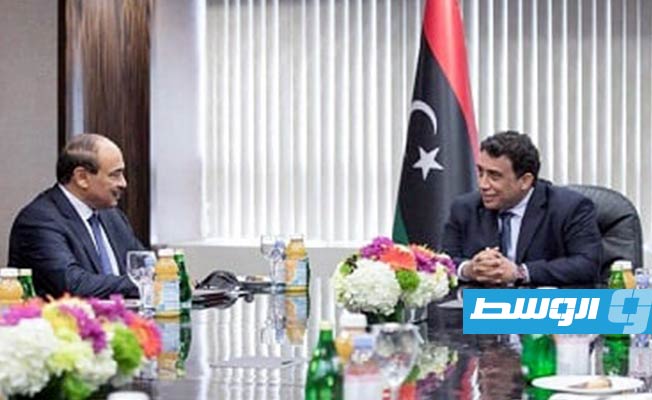 المنفي يبحث التعاون السياسي والاقتصادي مع رئيس وزراء الكويت