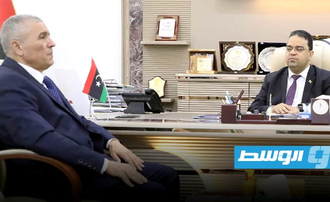 وزير العمل يناقش مع رئيس مصلحة الجوازات التشديد على دخول العمالة الأجنبية ليبيا
