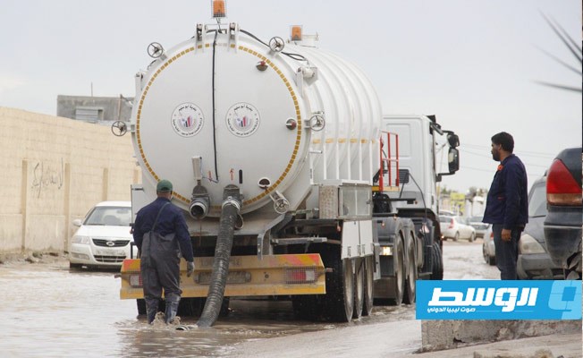 بالصور.. استمرار أعمال شفط مياه الأمطار في أبوسليم لليوم الرابع