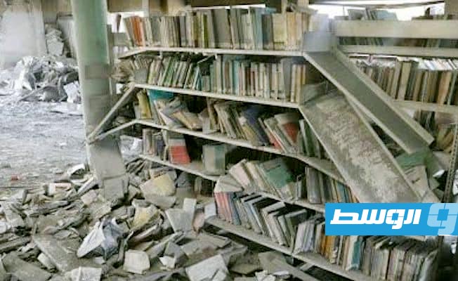 طائرات الاحتلال تعدم آلاف الوثائق بمكتبة غزة العامة