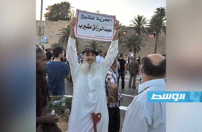 «حكماء طرابلس» يعلن عودة عضو المجلس الشيخ عبدالحكيم الحامي إلى منزله