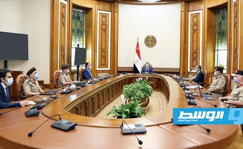 السيسي يبحث خطط سلاح الإشارة بالجيش المصري لتأمين الحدود المشتركة مع ليبيا