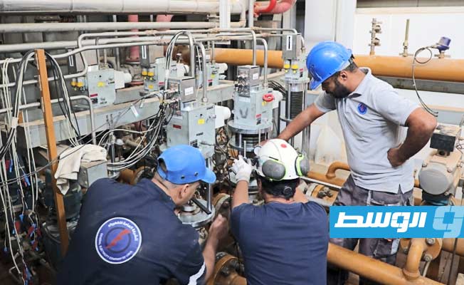 من أعمال الصيانة في الوحدة الغازية الخامسة بمحطة شمال بنغازي، 21 نوفمبر 2023. (شركة الكهرباء)