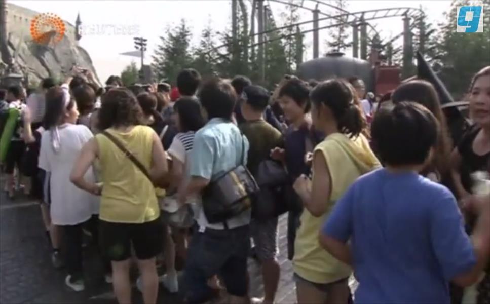 بالفيديو: الآلاف يحتشدون لافتتاح متنزه هاري بوتر في اليابان