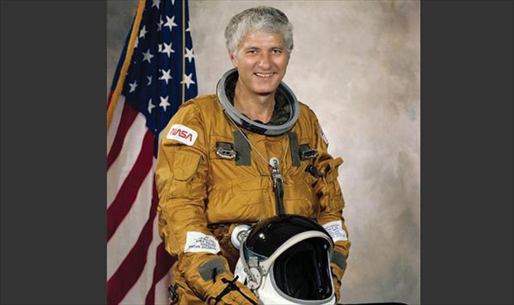 وفاة رائد الفضاء الأميركي هنري هارتسفيلد