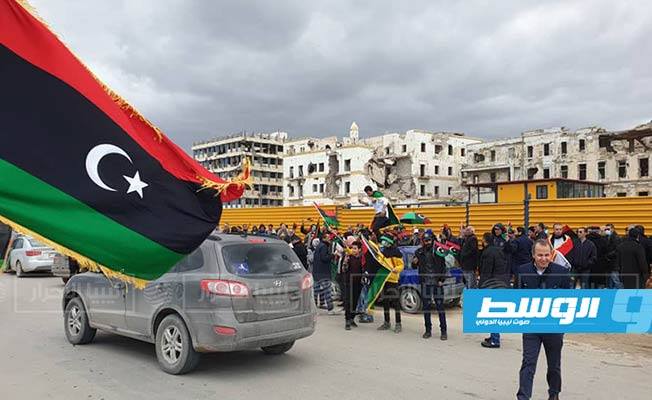 أهالي مدينة بنغازي يشاركون في الاحتفال بالذكرى العاشرة لثورة فبراير، 17 فبراير 2021. (الإنترنت)