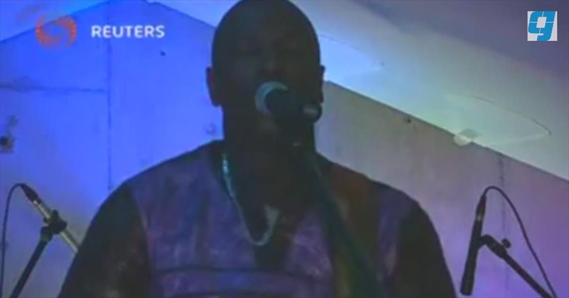 بالفيديو: عازف جيتار مالي يسلط الضوء على محنة بلاده