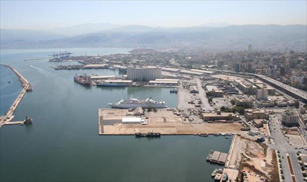 وصول ناقلة إلى ميناء طرابلس على متنها تسعة ملايين لتر بنزين
