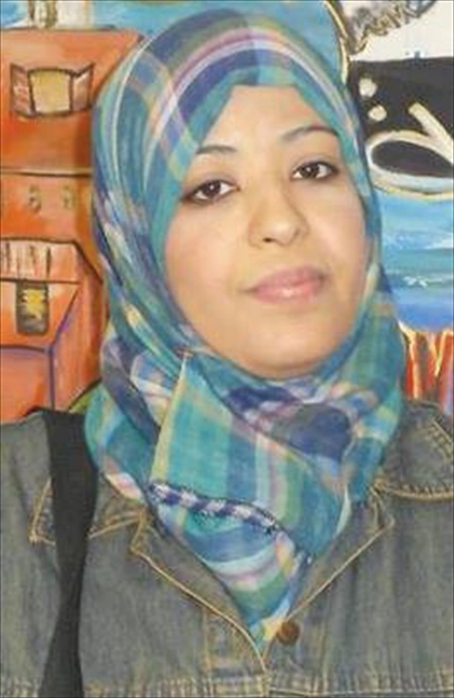 الشاعرة الليبية حنان محفوظ في مهرجان «القلم الحر»