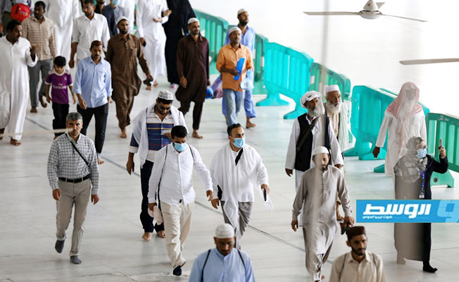 السعودية تعلق جميع الرحلات الجوية لأسبوعين للحد من انتشار «كورونا»