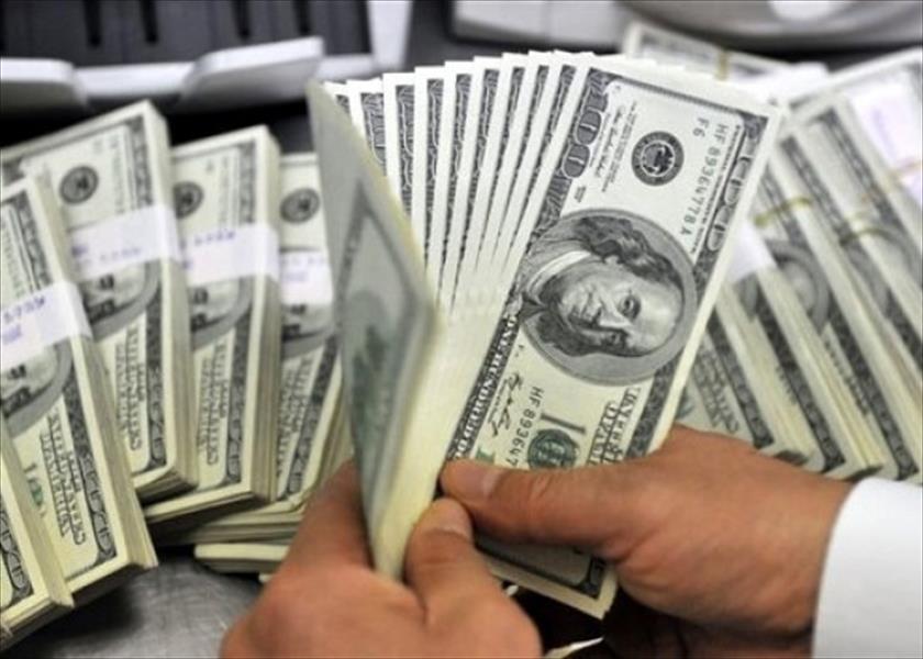 الدولار يرتفع لأعلى مستوى في أسبوع أمام سلة من العملات