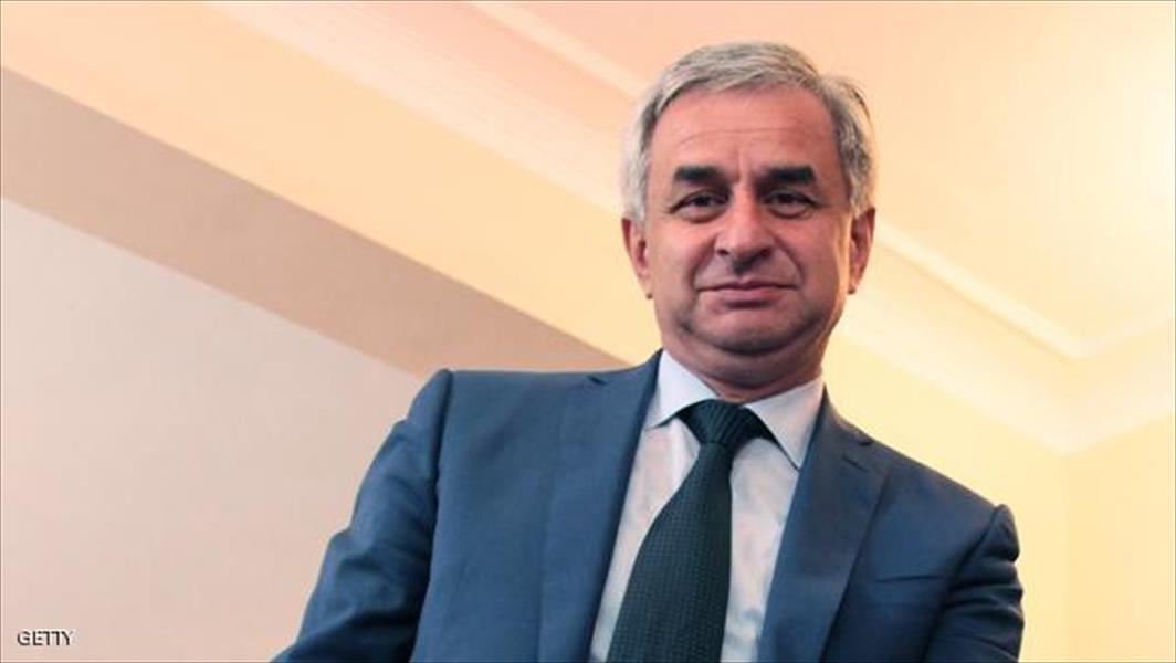 زعيم معارضة أبخازيا رئيسًا للدولة