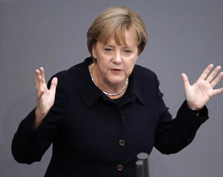ميركل: أولوية ألمانيا للاستثمارات حال توافر المال