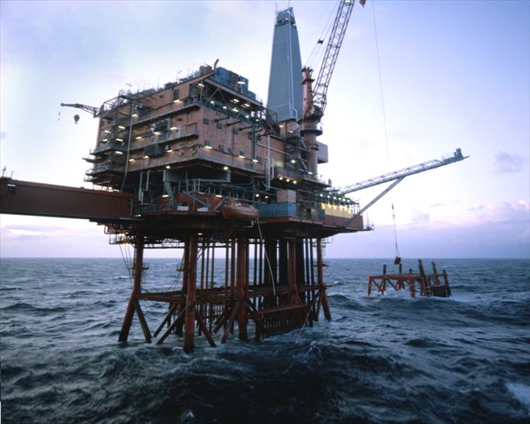اجتماع «أوبك» يرفع أسعار النفط في آسيا