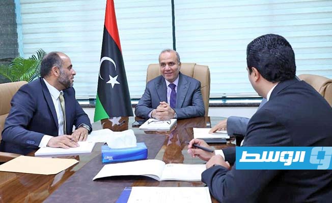 جانب من اجتماع نائب رئيس المجلس الرئاسي عبد الله اللافي مع المدعي العام العسكري، ورئيس هيئة المفقودين. (تويتر)