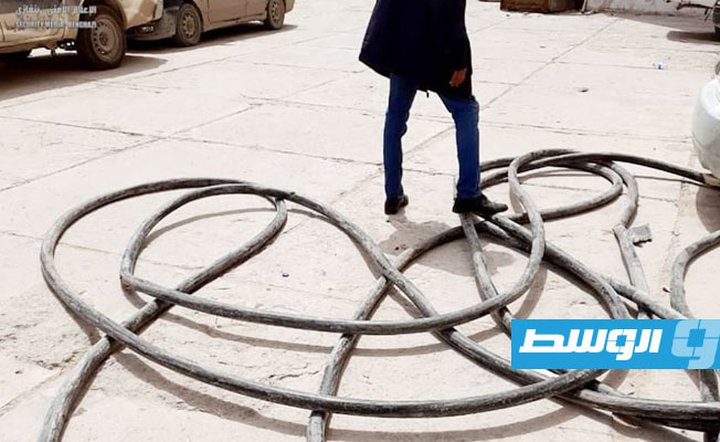 ضبط فرد بتشكيل عصابي يمتهن سرقة الأسلاك الكهربائية في بنغازي