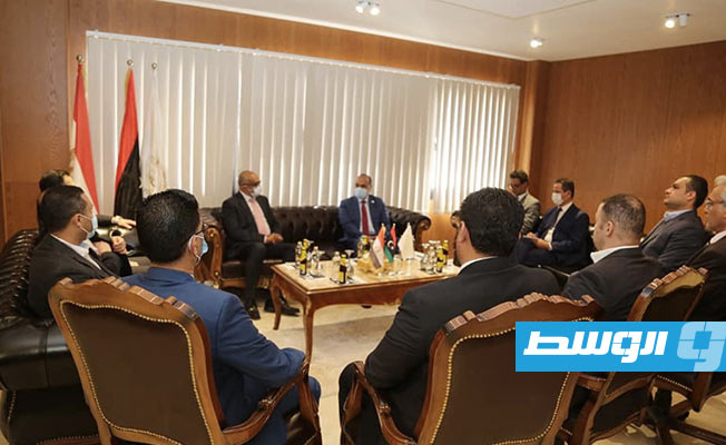 لقاء رئيس المجلس التسييري لبلدية بنغازي وعدد من مسؤولي الخارجية الليبية مع الوفد الدبلوماسي المصري. (بلدية بنغازي)