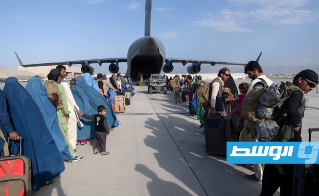 أفغانستان: «طالبان» تأمر شركات الطيران بمنع النساء من السفر بمفردهن
