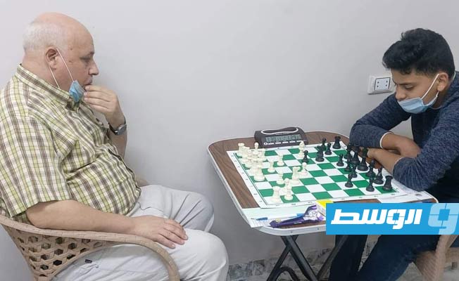 أدهم فوزي ومحمد عزت في صدارة شطرنج الخياري.. و«الحصادي» في المركز الـ15