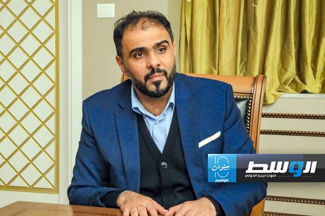 حماد يشكل لجنة وزارية لحصر ودعم النازحين السودانيين في ليبيا