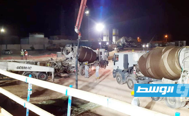 بالصور.. انتهاء صب القاعدة الخرسانية الأولى لمشروع محطة كهرباء غرب طرابلس الغازية