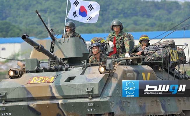 جيش كوريا الجنوبية يطلق رصاصات تحذيرية بعد عبور جنود كوريين شماليين الحدود