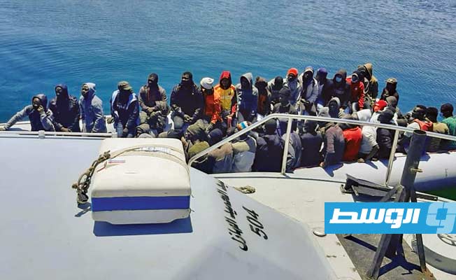إنقاذ 16 مهاجرا قبالة السواحل الليبية