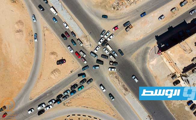 بدء تنفيذ مخطط الدوران الآمن على الطريق العام في بنغازي, (صفحة البلدية على فيسبوك)