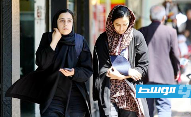 ملاحقة ممثلتين في إيران على خلفية الظهور من دون حجاب