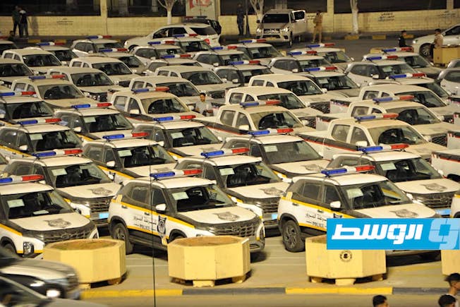 «الداخلية»: تسليم سيارات لدعم مديريات أمن مناطق الجبل الغربي (صور)