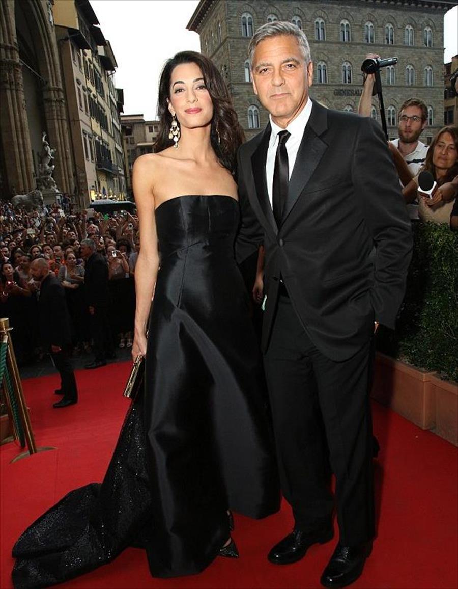 بالصور: ظهور خاص لجورج كلوني وخطيبته في إيطاليا