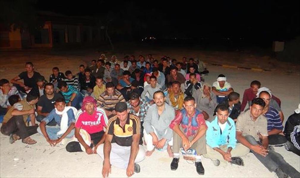 ضبط 80 مصريًا تسللوا إلى ليبيا عبر الحدود