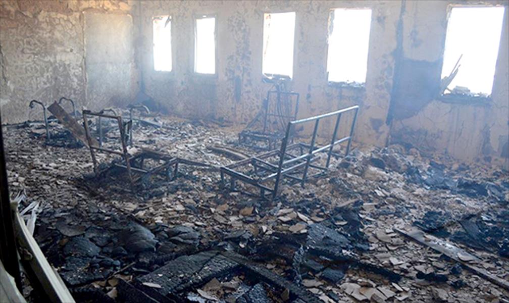 مجهولون يضرمون النار في مبنى هاتف ليبيا بسبها