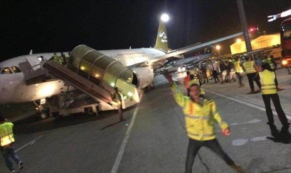 طائرة ليبية تصطدم بعمود في مطار الملكة علياء
