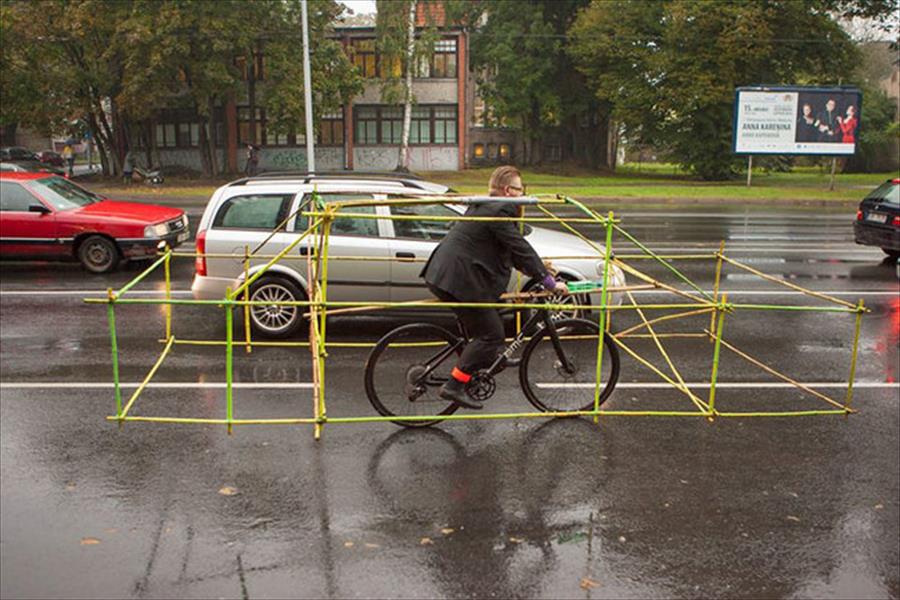 بالصور: طريقة مبتكرة للدعوة لركوب الدراجات