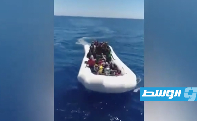 من جنسيات عربية وأفريقية.. البحرية الليبية تنقذ 442 مهاجرا غير شرعي كانوا في طريقهم لأوروبا
