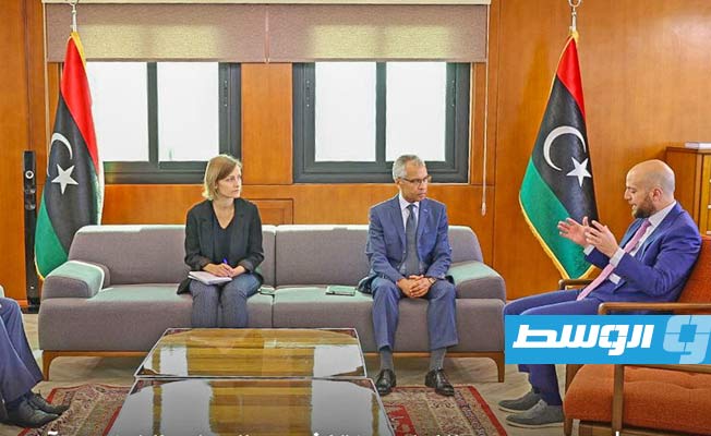 وزير بحكومة الدبيبة يناقش خطط هيكلة الإعلام مع السفير الفرنسي