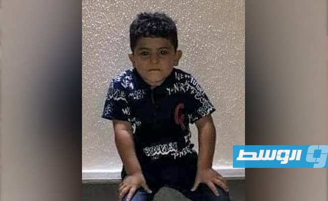 وفاة طفل في بنغازي أصيب بشظايا مقذوف عشوائي