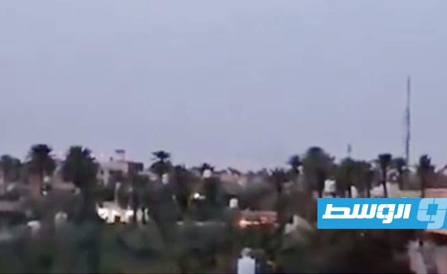 اشتباكات مسلحة بمنطقة المطرد غرب الزاوية (فيديو)