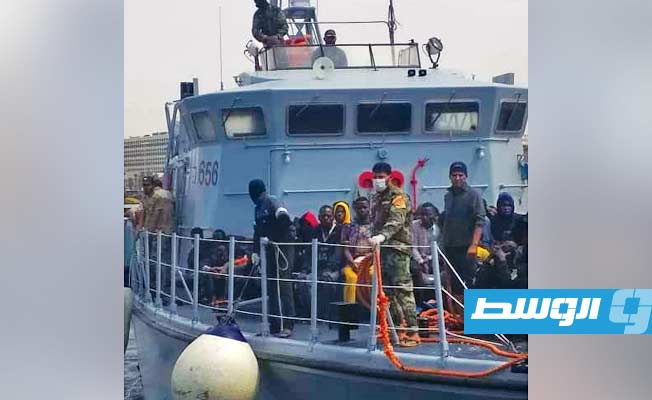 إنقاذ 179 مهاجرا قبالة السواحل الليبية، 12 يونيو 2021. (القوات البحرية)