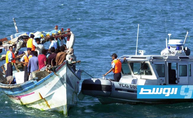 إنقاذ 26 مهاجرًا أفريقيًا وفقدان 31 في غرق قارب بالبحر الأحمر قبالة اليمن