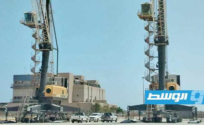 وصول طاقم فني من بنغازي لصيانة رافعات ميناء رأس لانوف