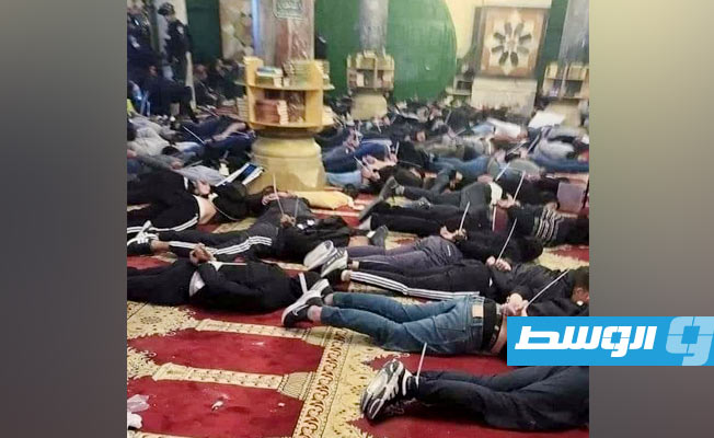 اعتقال أكثر من 350 فلسطينيا داخل المسجد الأقصى.. وغزة ترد بالصواريخ