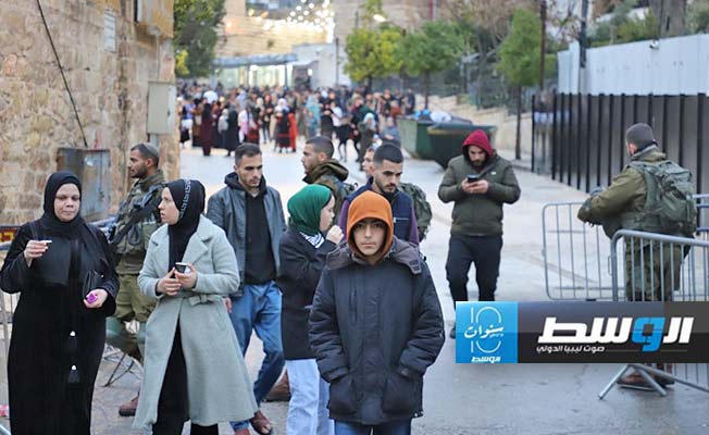 بالصور: صلاة العيد بالحرم الإبراهيمي وسط قيود الاحتلال