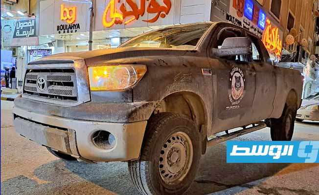سيارة تابعة لقوات الأمن وسط مدينة طبرق، 7 أبريل 2023. (مديرية أمن طبرق)
