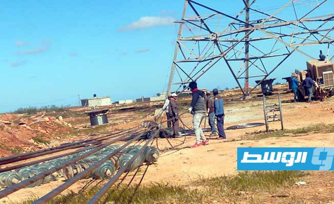 شركة الكهرباء: إنجاز 80% من صيانة خط نقل الطاقة شمال بنغازي - سي فرج