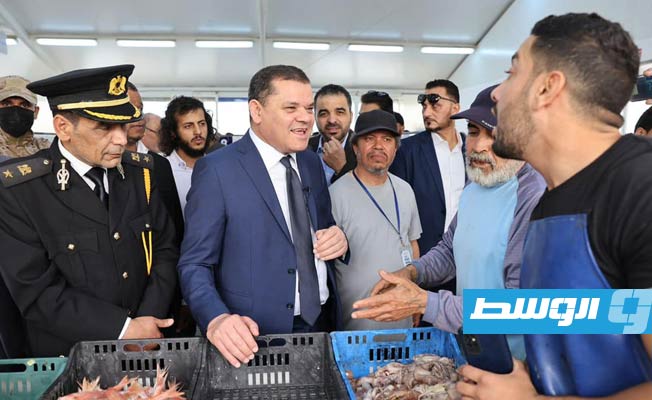 الدبيبة يطالب وزارة الثروة البحرية بتقديم مقترح لمعالجة معوقات عمل الصيادين ودعمهم