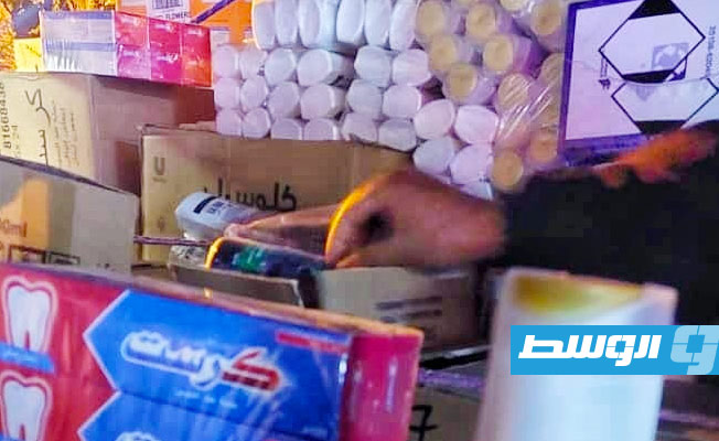 مواد منتهية الصلاحية جرى ضبطها في سيارة في العاصمة طرابلس، 18 مارس 2023. (مديرية أمن طرابلس)